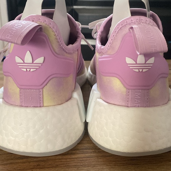 New Adidas Women’s NMD_R1 Size 7 Women Pink and Yellow - Picture 6 of 14